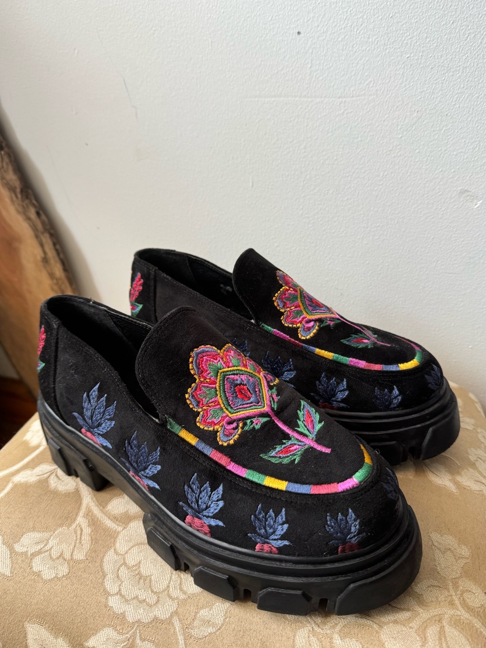Farm Rio Amazon Log Sole Embroidered Loafer | SIZE US 10/ EU 42